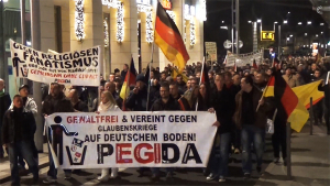 PEGIDA on a Monday "evening walk" in Dresden, November 10, 2014. (Image source: Filmproduktionen video screenshot)
