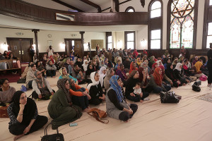 Women attend the first jumma prayer at the Women's Mosque of America in Lose Angeles on January 30, 2015. (Photo: Religious Dispatches)